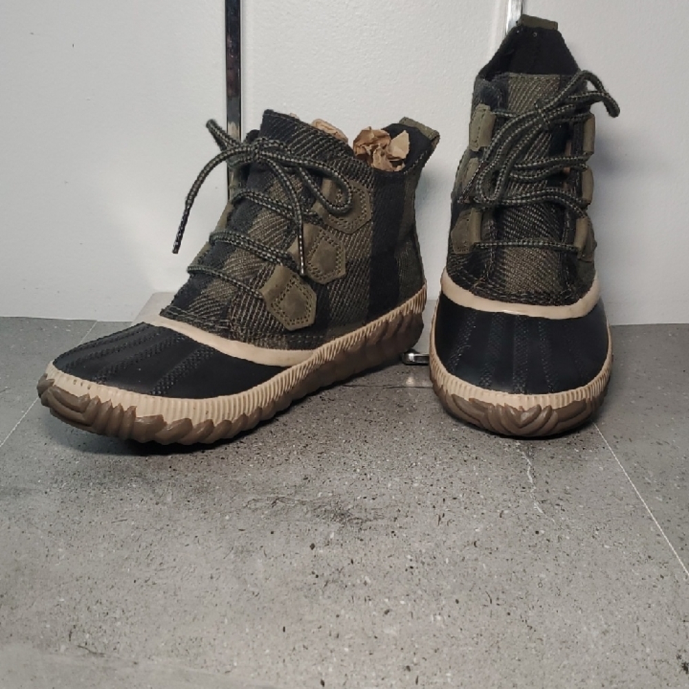 Sorel Womens Black and Tan Rain Boots
